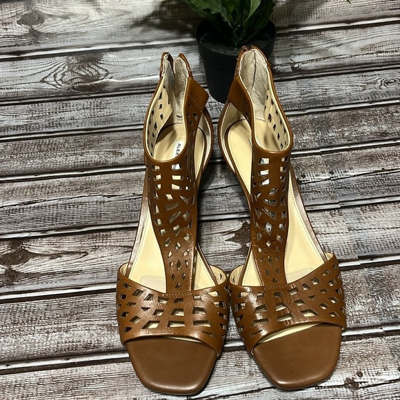 Alex Marie  Reddish Brown Cutout Wedge Sandals size 9 - Picture 4 of 8